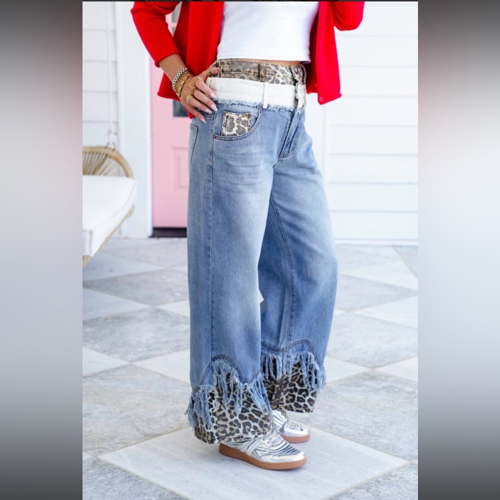 NWOT Double Waist Frayed Hem Jeans with Leopard Detail Oli & Hali Denim - Picture 5 of 16
